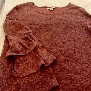 Long sleeved top with ruffles